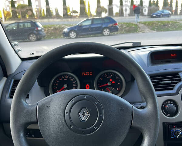 Рено Меган 2004 в Тернополе на Automoto.ua Серый Рено Меган, объемом двигателя 1.6 л и пробегом 194 тыс. км за 4900 $, фото 30 на Automoto.ua