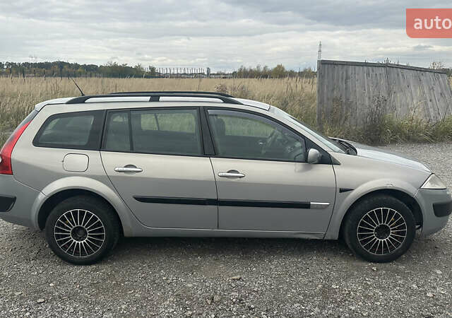 Рено Меган 2004 в Киеве на Automoto.ua Серый Рено Меган, объемом двигателя 1.9 л и пробегом 280 тыс. км за 3800 $, фото 1 на Automoto.ua