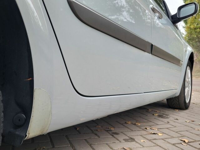 Серый Рено Меган, объемом двигателя 1.6 л и пробегом 204 тыс. км за 4950 $, фото 10 на Automoto.ua