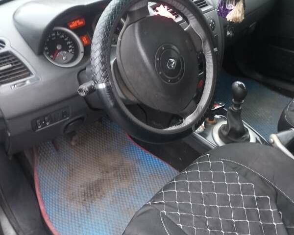 Серый Рено Меган, объемом двигателя 1.87 л и пробегом 380 тыс. км за 3800 $, фото 1 на Automoto.ua