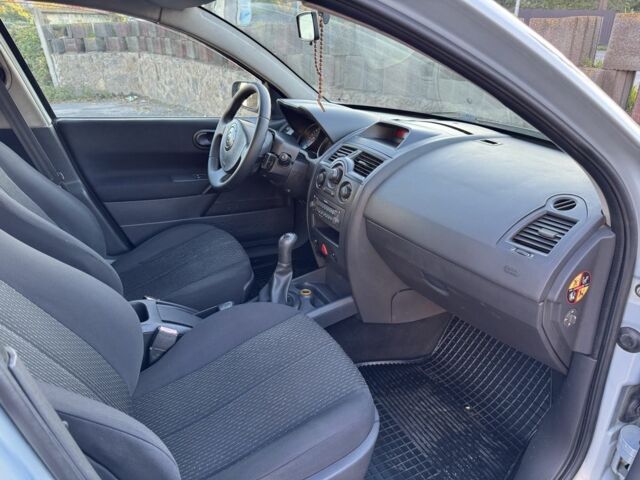 Серый Рено Меган, объемом двигателя 1.5 л и пробегом 280 тыс. км за 4200 $, фото 13 на Automoto.ua