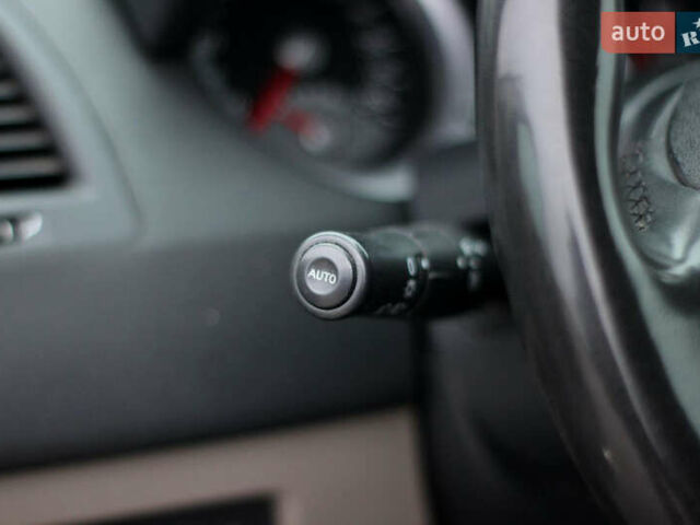 Серый Рено Меган, объемом двигателя 1.6 л и пробегом 300 тыс. км за 3700 $, фото 25 на Automoto.ua