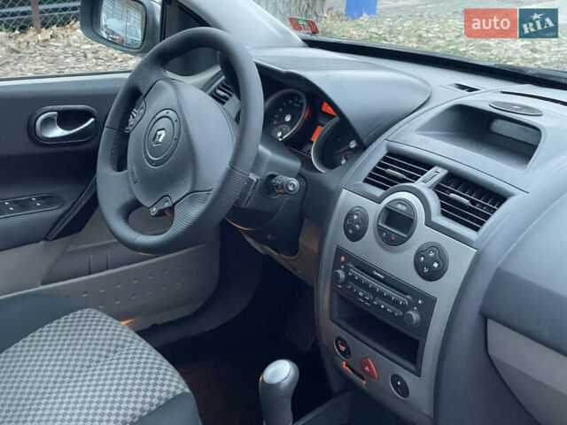 Серый Рено Меган, объемом двигателя 1.6 л и пробегом 191 тыс. км за 4700 $, фото 9 на Automoto.ua