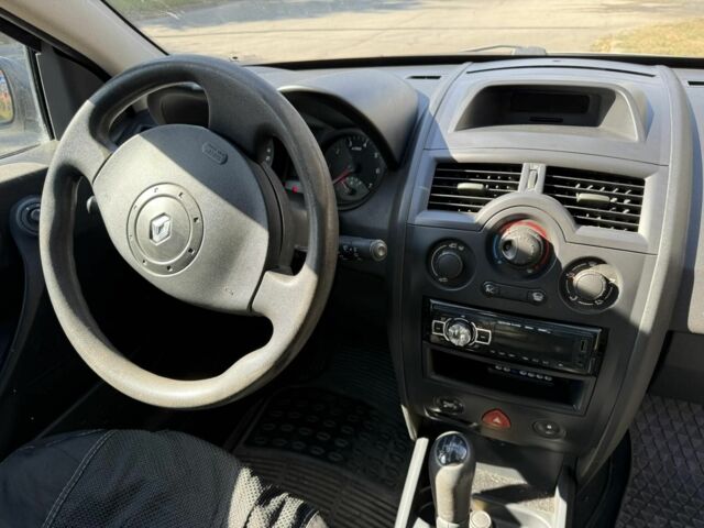 Рено Меган 2004 в Сумах на Automoto.ua Серый Рено Меган, объемом двигателя 0 л и пробегом 190 тыс. км за 4750 $, фото 6 на Automoto.ua