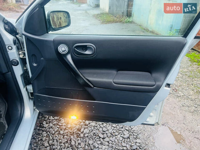 Серый Рено Меган, объемом двигателя 1.39 л и пробегом 207 тыс. км за 4600 $, фото 36 на Automoto.ua