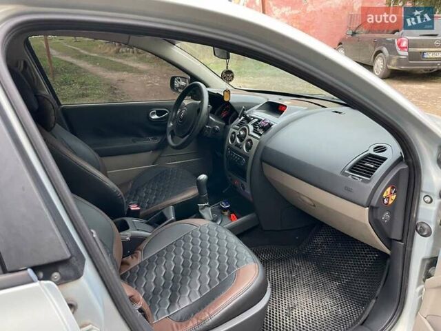 Сірий Рено Меган, об'ємом двигуна 1.6 л та пробігом 175 тис. км за 5200 $, фото 7 на Automoto.ua