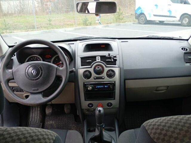 Серый Рено Меган, объемом двигателя 1.4 л и пробегом 235 тыс. км за 3900 $, фото 7 на Automoto.ua