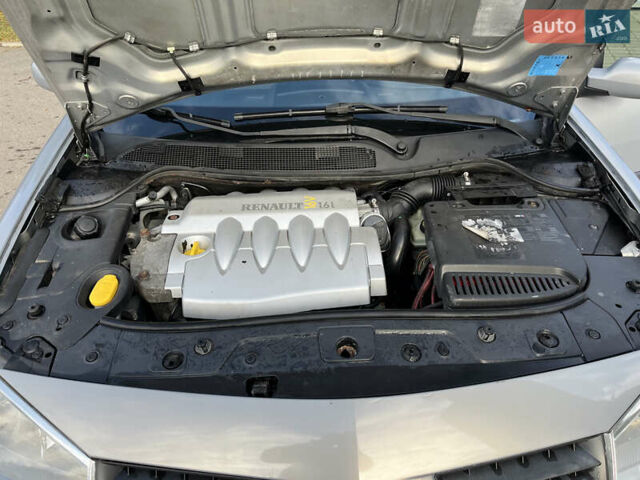 Сірий Рено Меган, об'ємом двигуна 1.6 л та пробігом 213 тис. км за 4200 $, фото 42 на Automoto.ua