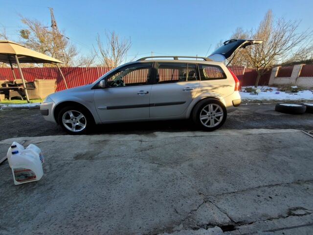 Серый Рено Меган, объемом двигателя 2 л и пробегом 90 тыс. км за 5100 $, фото 4 на Automoto.ua