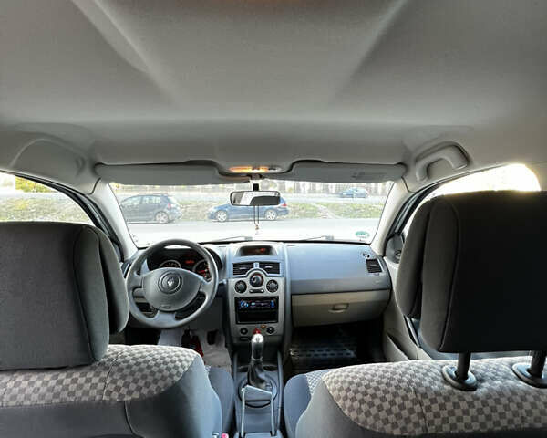 Рено Меган 2004 в Тернополе на Automoto.ua Серый Рено Меган, объемом двигателя 1.6 л и пробегом 194 тыс. км за 4900 $, фото 22 на Automoto.ua