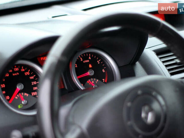 Серый Рено Меган, объемом двигателя 1.6 л и пробегом 300 тыс. км за 3700 $, фото 27 на Automoto.ua