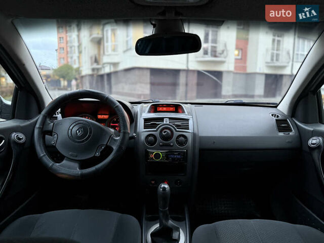 Сірий Рено Меган, об'ємом двигуна 1.46 л та пробігом 351 тис. км за 3900 $, фото 17 на Automoto.ua