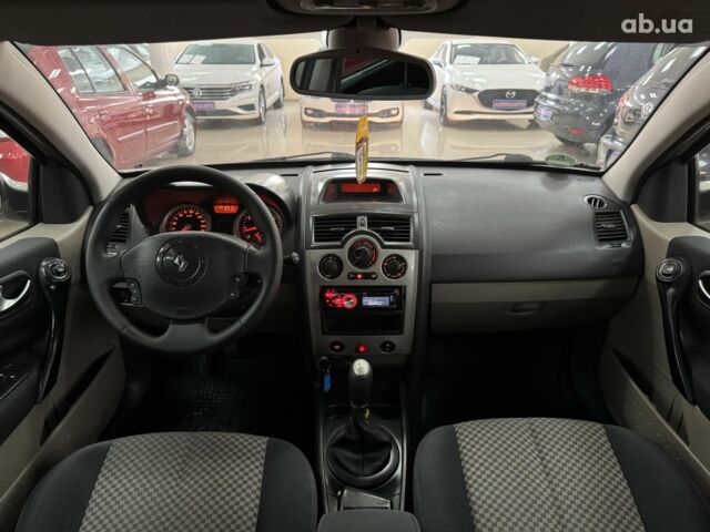 Серый Рено Меган, объемом двигателя 0 л и пробегом 158 тыс. км за 5400 $, фото 8 на Automoto.ua