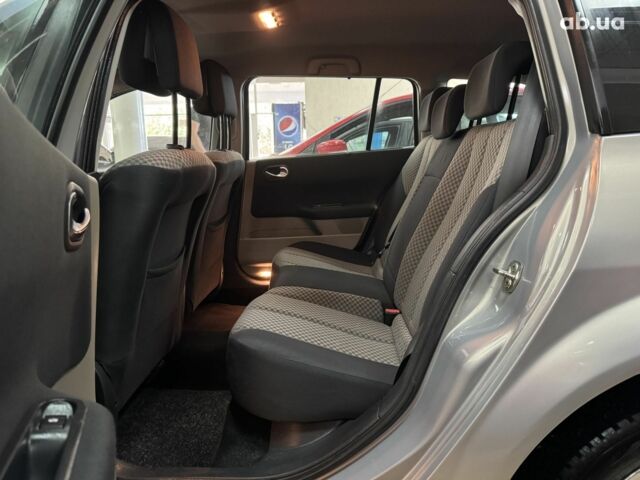 Серый Рено Меган, объемом двигателя 0 л и пробегом 158 тыс. км за 5400 $, фото 5 на Automoto.ua