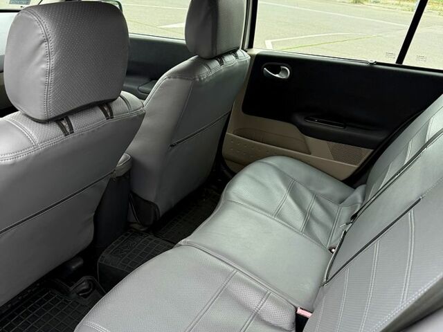 Серый Рено Меган, объемом двигателя 1.5 л и пробегом 299 тыс. км за 3999 $, фото 6 на Automoto.ua