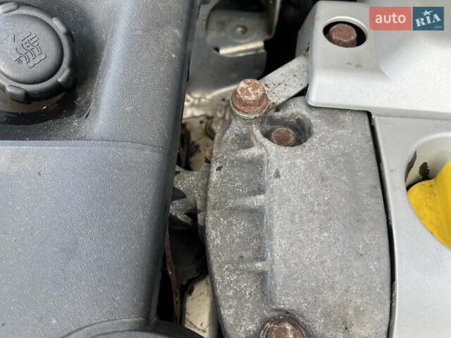 Сірий Рено Меган, об'ємом двигуна 1.6 л та пробігом 213 тис. км за 4200 $, фото 39 на Automoto.ua