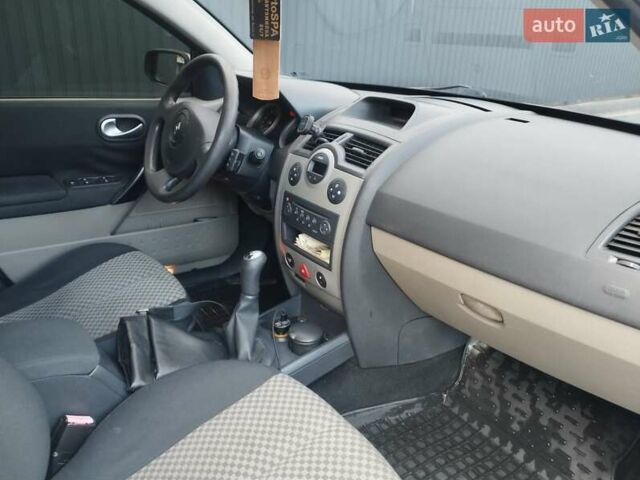 Сірий Рено Меган, об'ємом двигуна 1.6 л та пробігом 149 тис. км за 5100 $, фото 4 на Automoto.ua