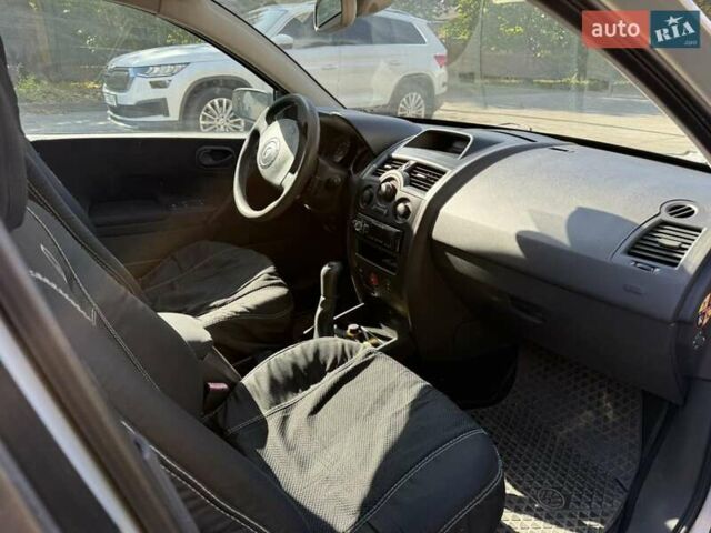 Серый Рено Меган, объемом двигателя 1.6 л и пробегом 190 тыс. км за 4750 $, фото 5 на Automoto.ua