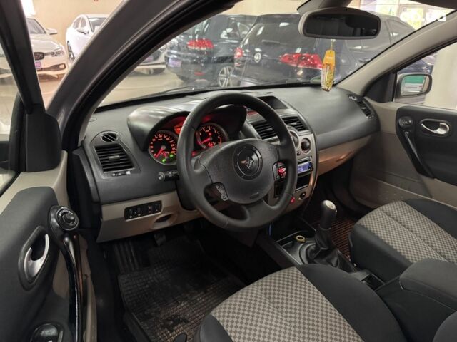 Серый Рено Меган, объемом двигателя 0 л и пробегом 158 тыс. км за 5400 $, фото 9 на Automoto.ua