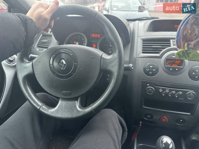 Серый Рено Меган, объемом двигателя 2 л и пробегом 309 тыс. км за 4300 $, фото 22 на Automoto.ua