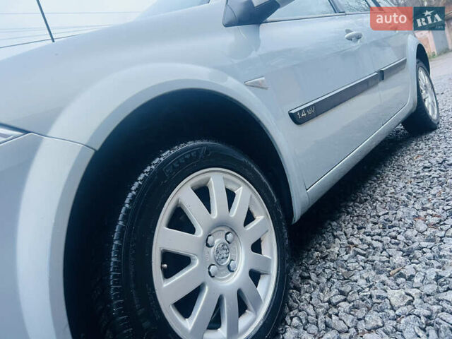 Серый Рено Меган, объемом двигателя 1.39 л и пробегом 207 тыс. км за 4600 $, фото 25 на Automoto.ua