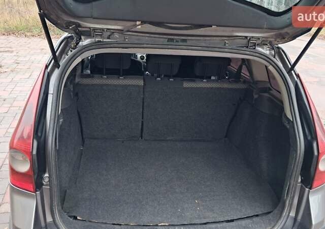 Серый Рено Меган, объемом двигателя 1.46 л и пробегом 407 тыс. км за 3999 $, фото 14 на Automoto.ua