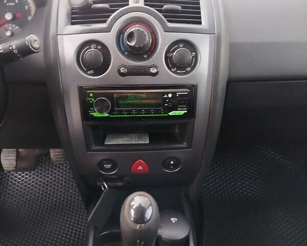 Рено Меган 2004 у Первомайськ на Automoto.ua Сірий Рено Меган, об'ємом двигуна 1.6 л та пробігом 233 тис. км за 4500 $, фото 30 на Automoto.ua