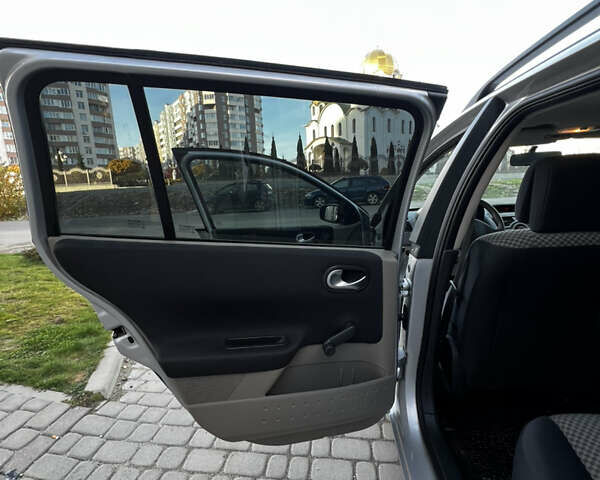 Рено Меган 2004 в Тернополе на Automoto.ua Серый Рено Меган, объемом двигателя 1.6 л и пробегом 194 тыс. км за 4900 $, фото 13 на Automoto.ua