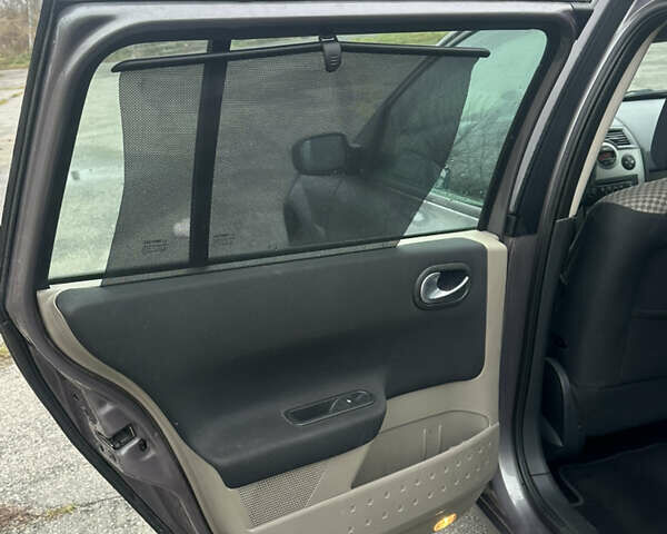 Серый Рено Меган, объемом двигателя 2 л и пробегом 263 тыс. км за 4500 $, фото 3 на Automoto.ua