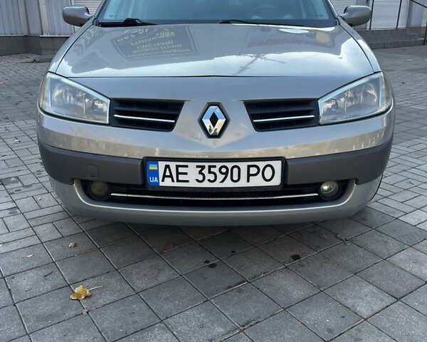 Серый Рено Меган, объемом двигателя 1.6 л и пробегом 220 тыс. км за 3900 $, фото 6 на Automoto.ua
