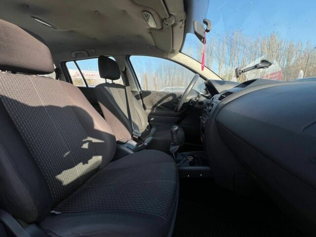 Серый Рено Меган, объемом двигателя 1.5 л и пробегом 278 тыс. км за 4700 $, фото 17 на Automoto.ua