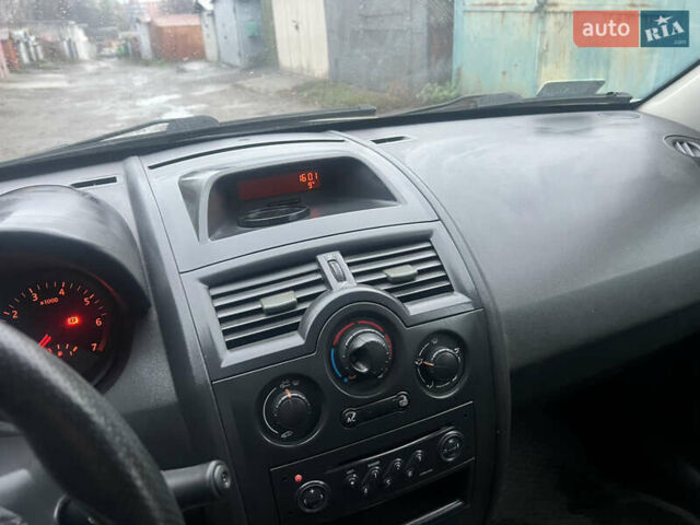Серый Рено Меган, объемом двигателя 1.39 л и пробегом 207 тыс. км за 4600 $, фото 49 на Automoto.ua
