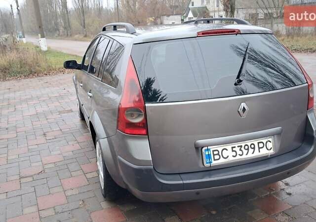 Серый Рено Меган, объемом двигателя 1.46 л и пробегом 407 тыс. км за 3999 $, фото 7 на Automoto.ua