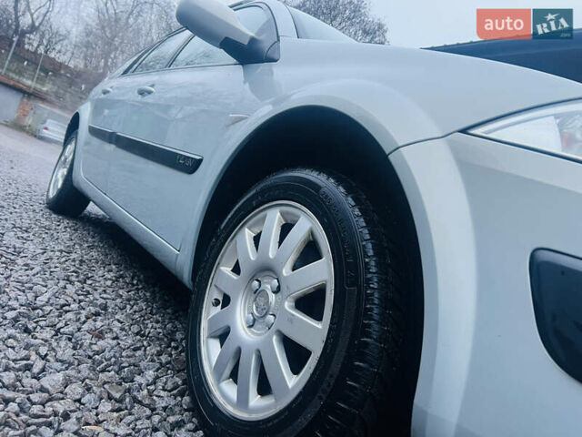 Серый Рено Меган, объемом двигателя 1.39 л и пробегом 207 тыс. км за 4600 $, фото 26 на Automoto.ua