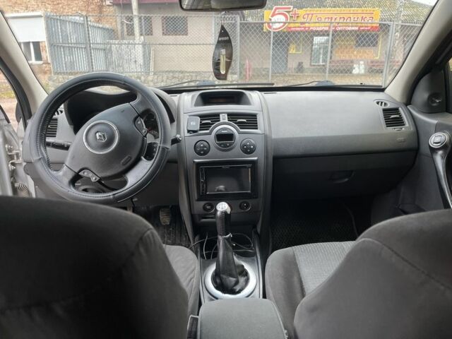 Сірий Рено Меган, об'ємом двигуна 1.5 л та пробігом 403 тис. км за 3600 $, фото 5 на Automoto.ua