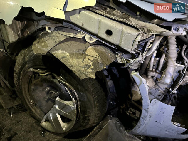 Сірий Рено Меган, об'ємом двигуна 1.6 л та пробігом 218 тис. км за 2100 $, фото 5 на Automoto.ua