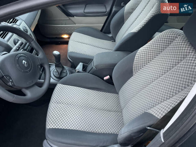 Серый Рено Меган, объемом двигателя 1.6 л и пробегом 191 тыс. км за 4700 $, фото 15 на Automoto.ua