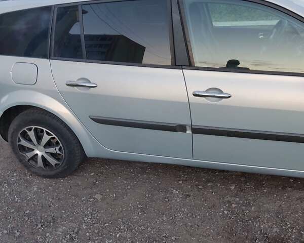 Рено Меган 2004 в Остоге на Automoto.ua Серый Рено Меган, объемом двигателя 1.9 л и пробегом 289 тыс. км за 4300 $, фото 12 на Automoto.ua