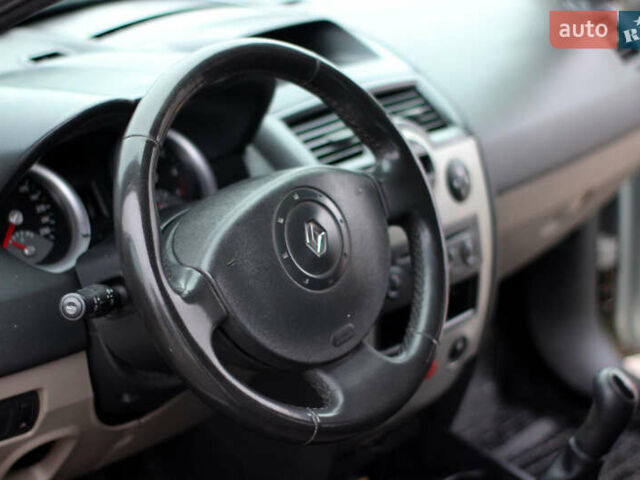 Серый Рено Меган, объемом двигателя 1.6 л и пробегом 300 тыс. км за 3700 $, фото 26 на Automoto.ua