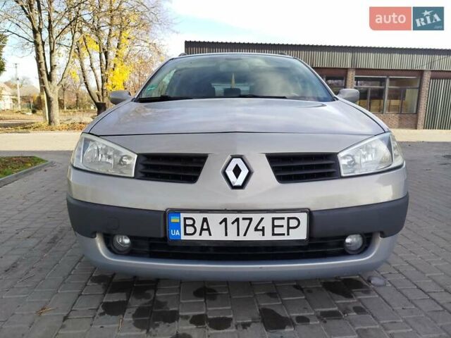 Рено Меган 2004 у Первомайськ на Automoto.ua Сірий Рено Меган, об'ємом двигуна 1.6 л та пробігом 233 тис. км за 4500 $, фото 9 на Automoto.ua