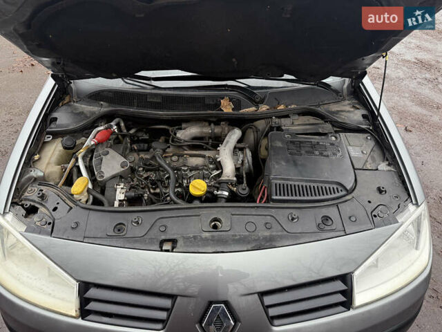 Серый Рено Меган, объемом двигателя 1.87 л и пробегом 266 тыс. км за 3900 $, фото 16 на Automoto.ua