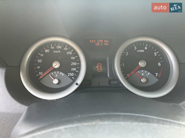 Сірий Рено Меган, об'ємом двигуна 1.6 л та пробігом 213 тис. км за 4200 $, фото 33 на Automoto.ua