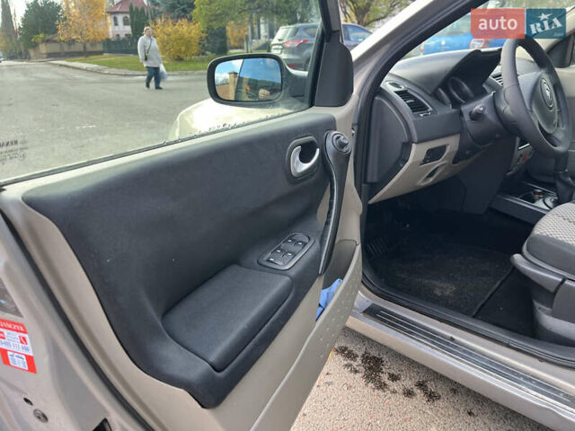 Сірий Рено Меган, об'ємом двигуна 1.6 л та пробігом 213 тис. км за 4200 $, фото 29 на Automoto.ua