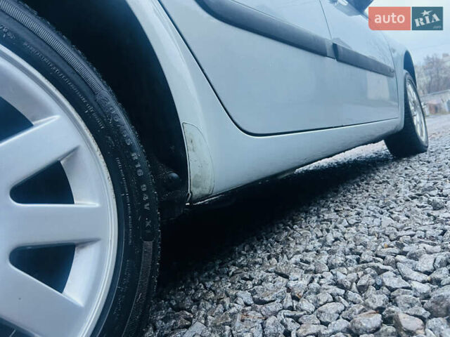 Серый Рено Меган, объемом двигателя 1.39 л и пробегом 207 тыс. км за 4600 $, фото 18 на Automoto.ua