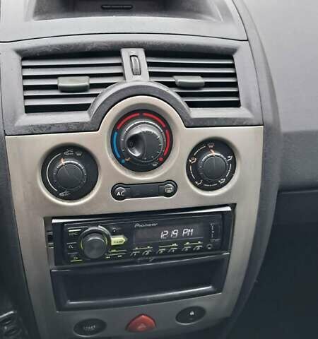 Серый Рено Меган, объемом двигателя 1.46 л и пробегом 407 тыс. км за 3999 $, фото 18 на Automoto.ua