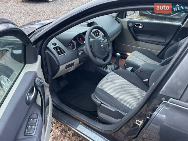 Серый Рено Меган, объемом двигателя 1.6 л и пробегом 191 тыс. км за 4700 $, фото 17 на Automoto.ua