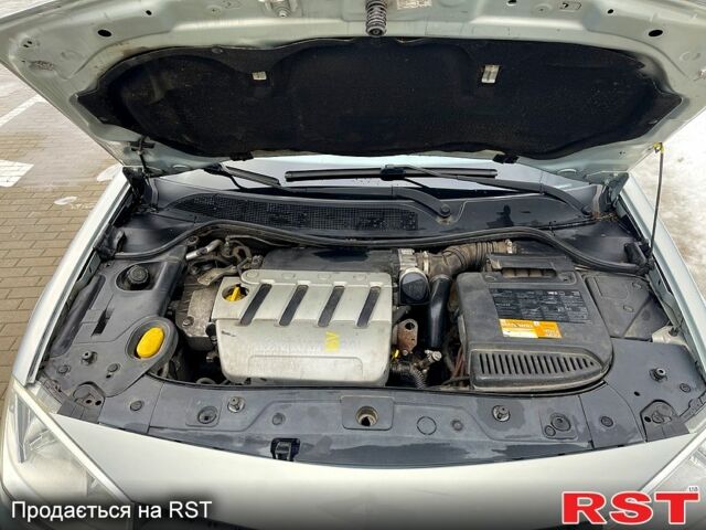 Сірий Рено Меган, об'ємом двигуна 2 л та пробігом 180 тис. км за 5000 $, фото 7 на Automoto.ua