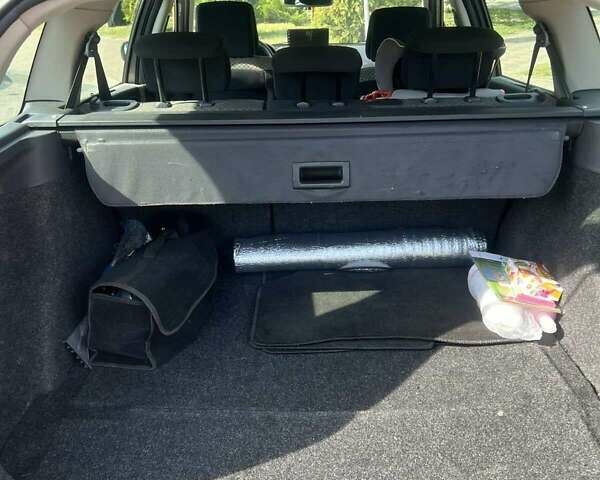 Серый Рено Меган, объемом двигателя 1.39 л и пробегом 261 тыс. км за 4500 $, фото 5 на Automoto.ua