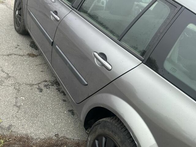 Серый Рено Меган, объемом двигателя 2 л и пробегом 263 тыс. км за 4500 $, фото 10 на Automoto.ua