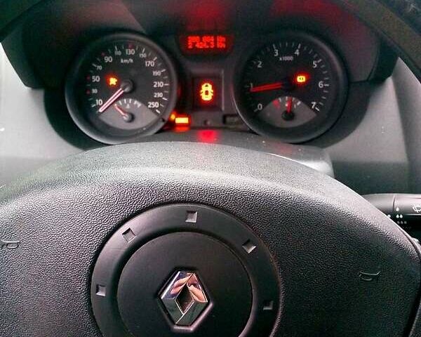 Серый Рено Меган, объемом двигателя 1.5 л и пробегом 208 тыс. км за 4570 $, фото 2 на Automoto.ua